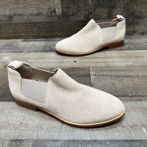 GH Bass & CO Womens Beige Suede Ankle Booties Low Womens Size 7 M GREAT!